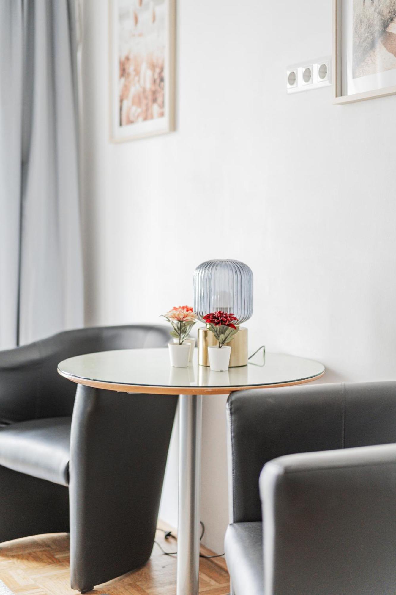 Studio Next To Karlskirche #17 Apartamento Viena Exterior foto